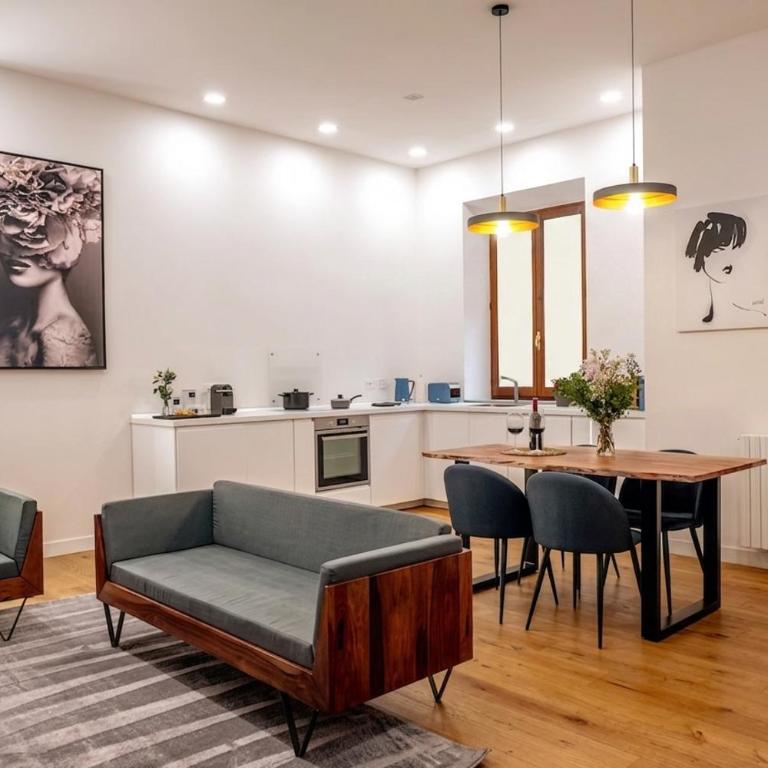 Borgo dei Greci 6 - Appartamento con 2 Camere da Letto - 2