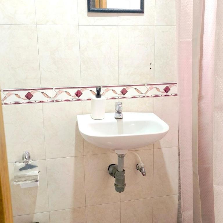 Comfortable and private country-style studio apartment - One-Bedroom Apartment - 14