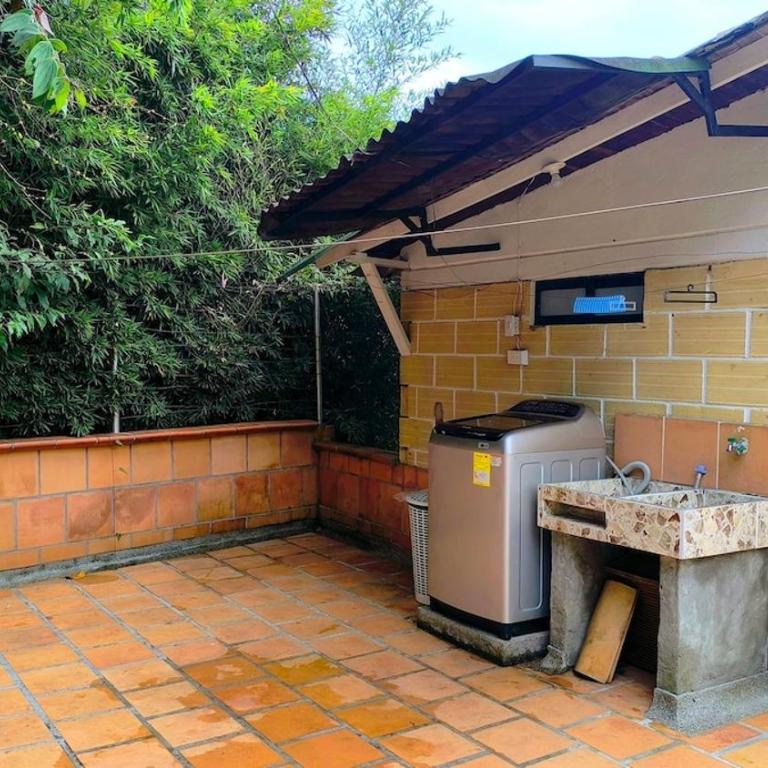 Comfortable and private country-style studio apartment - One-Bedroom Apartment - 17