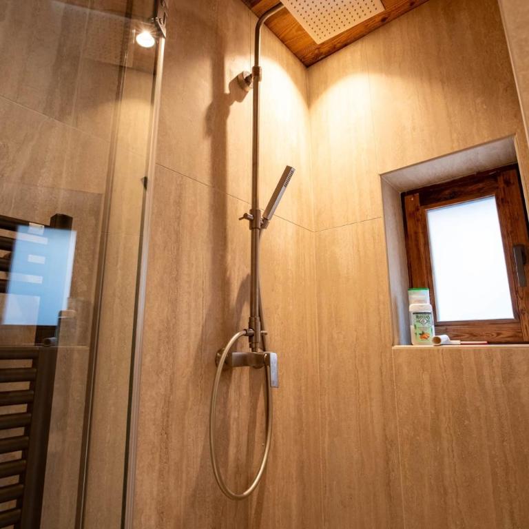 Chalet Yolo with Pool and Spa - Chalet - 21