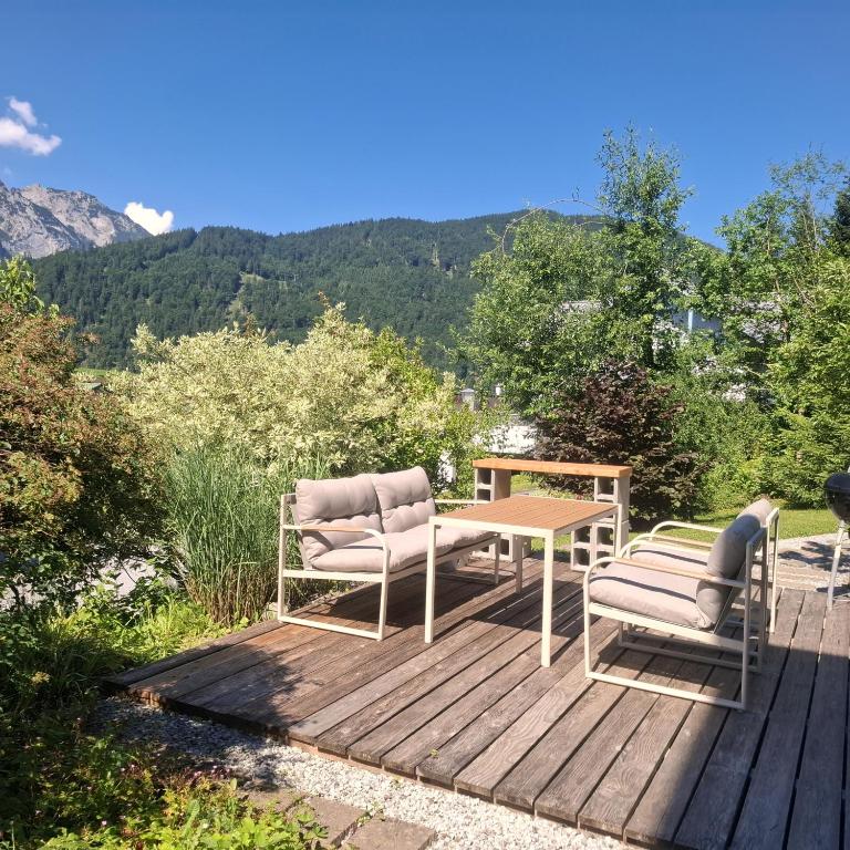 Ferienhaus Lechner am Waldrand mit Holzfasssauna & Außendusche, Bergblick und Naturgarten" - Apartment mit Blick auf die Berge - 17