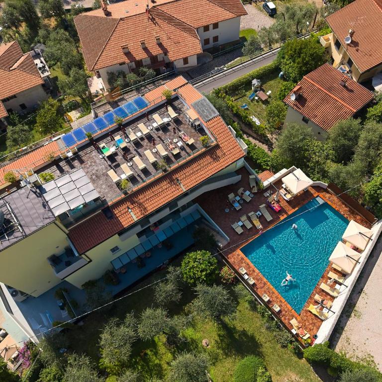 Hotel Villa Smeralda - Double Room with Balcony Mountain Side - 1