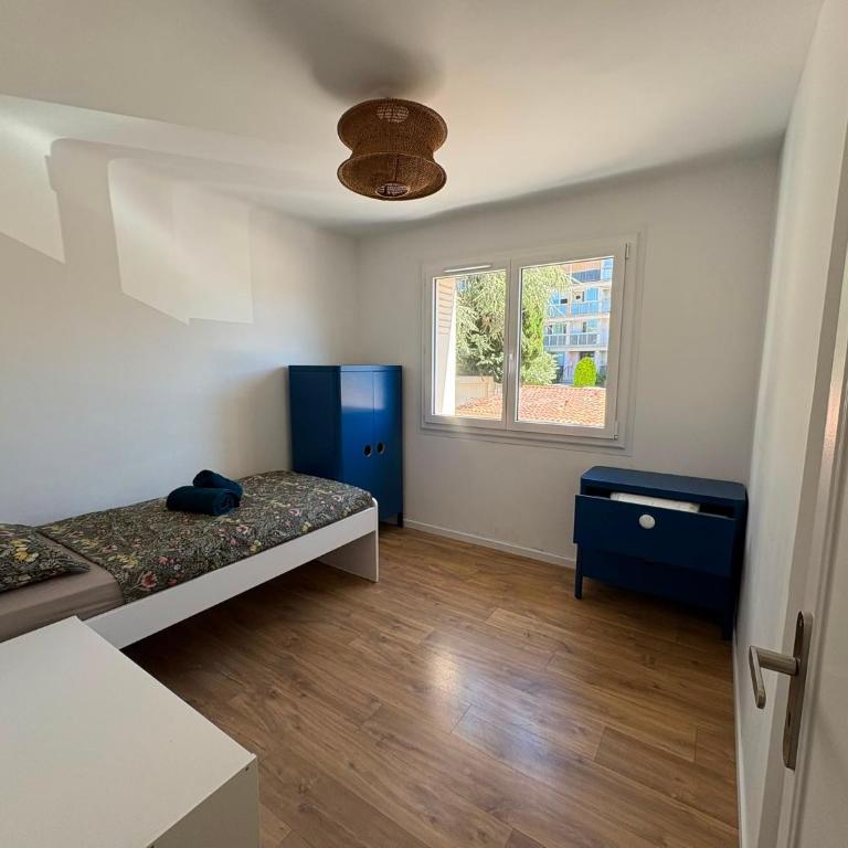 Bright family apartment in Aix-en-Provence - Three-Bedroom Apartment - 20