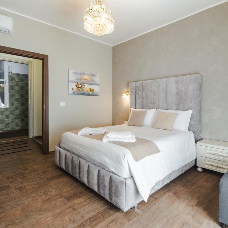 Trieste Centro Rooms-camere eleganti in pieno centro - Doppelzimmer mit eigenem Bad - 2