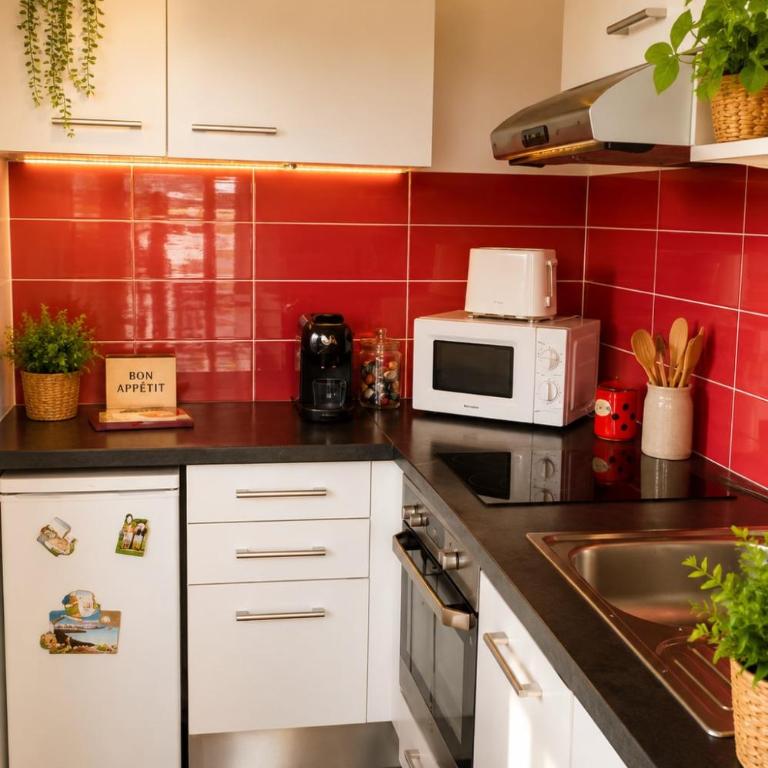 Comfortable studio less than 5 minutes from beaches, train station and shops - Apartamento de 1 dormitorio - 2