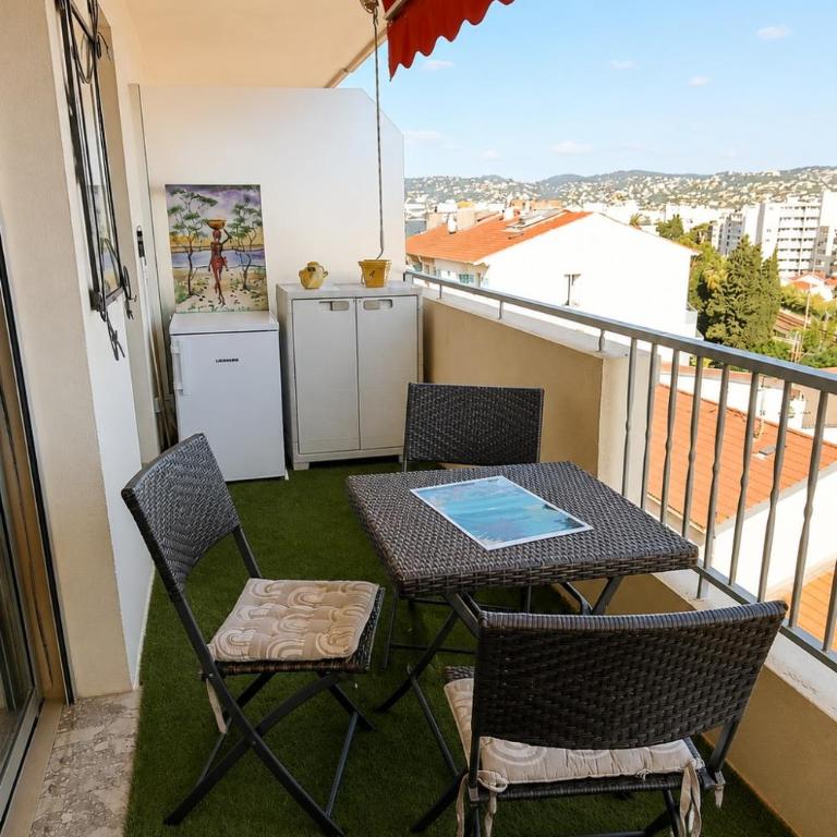 Comfortable studio less than 5 minutes from beaches, train station and shops - Apartamento de 1 dormitorio - 5