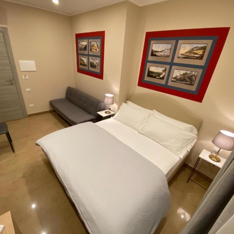 MDC Luxury Rooms Naples - Habitación Doble con balcón (3 adultos) - 5