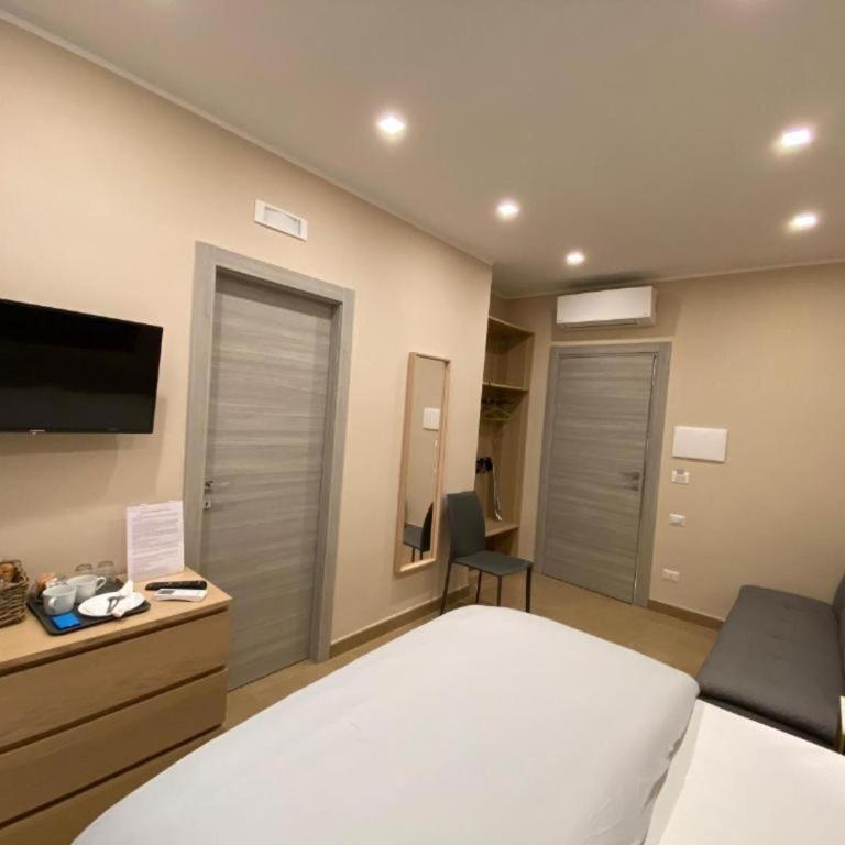 MDC Luxury Rooms Naples - Habitación Doble con balcón (3 adultos) - 1