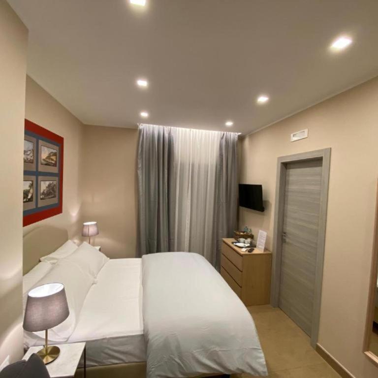 MDC Luxury Rooms Naples - Habitación Doble con balcón (3 adultos) - 2