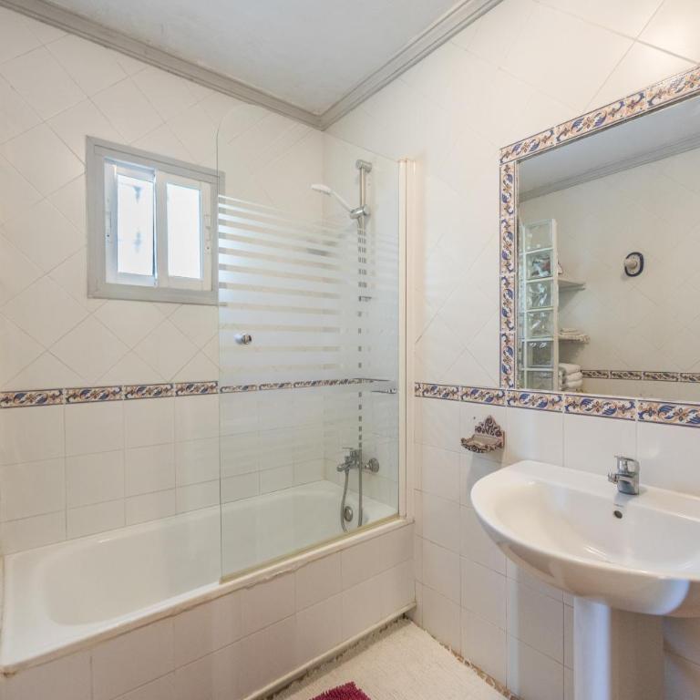 Casa El Mimbral y El Fresno - Three-Bedroom House - 13