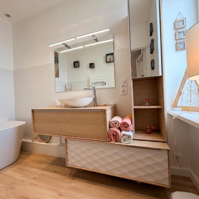 Douceur angevine - T2 charme - centre-ville - One-Bedroom Apartment - 17
