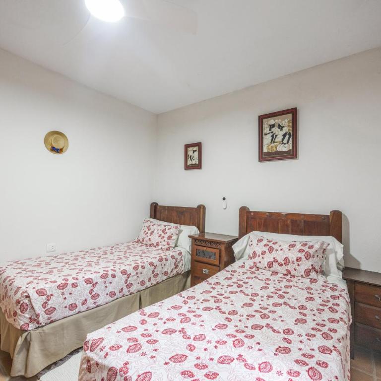 Casa El Mimbral y El Fresno - Three-Bedroom House - 14
