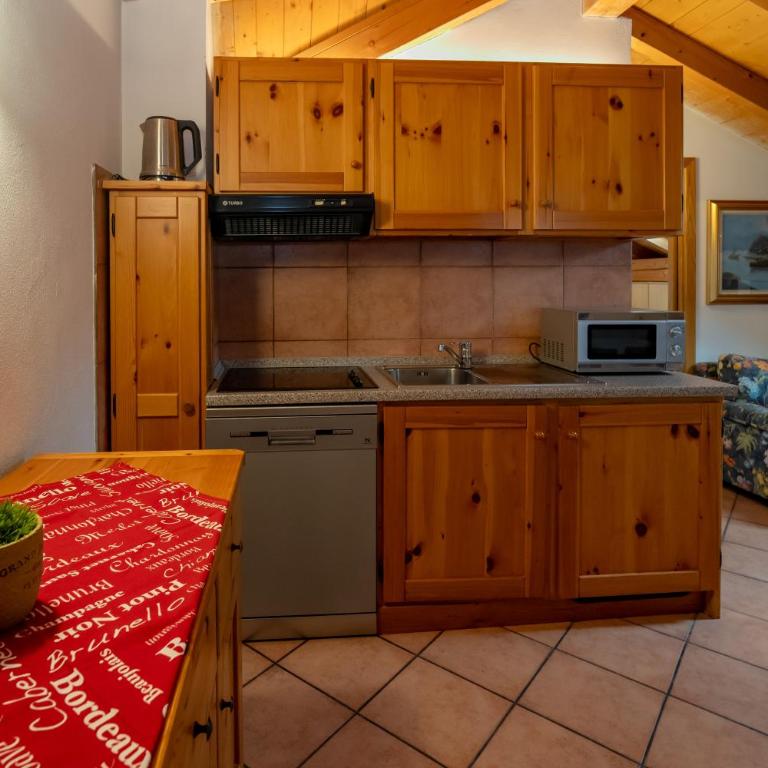 Bormiohomes - Case SteLu - Appartamento con 2 Camere da Letto e Vista Giardino - 3