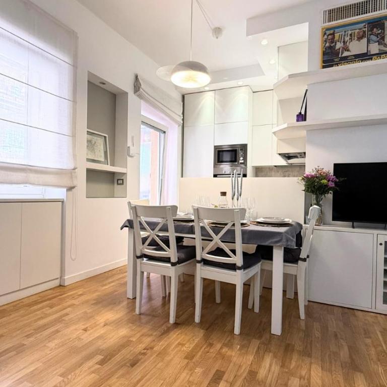 Colosseum Boutique Home - Elegant Design Apartment steps from the Colosseum - Apartment mit 2 Schlafzimmern und Balkon - 11