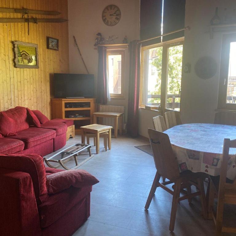 Duplex lumineux skis aux pieds pour 9 pers, animaux admis - Three-Bedroom Apartment - 8