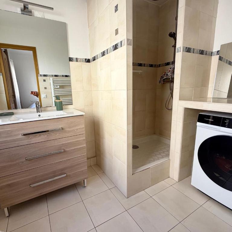 Escapade en plein cœur Antibes - One-Bedroom Apartment - 9