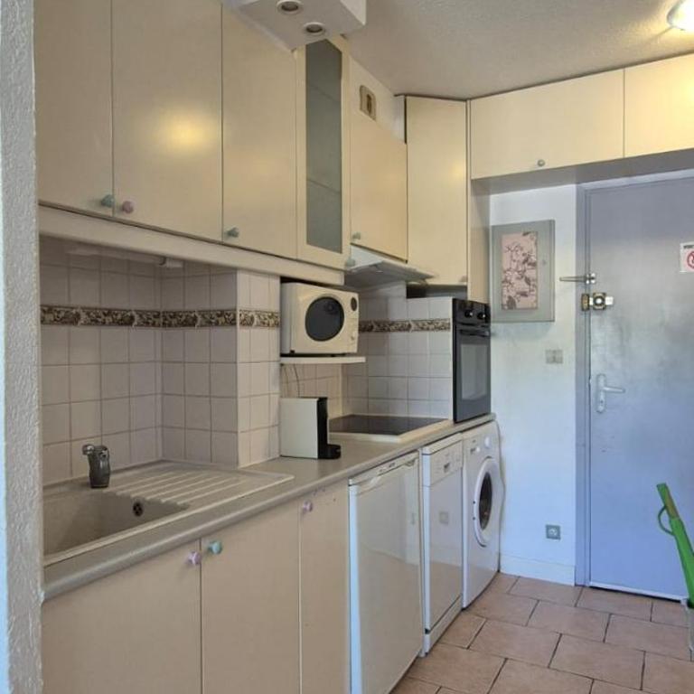 Piscine - Plage à pieds - Tennis - Basket - Pétanque - Parking privé - Matelas de qualité -Appartement 4 personnes à SANARY SUR MER - proche BANDOL - Apartment mit 1 Schlafzimmer - 17