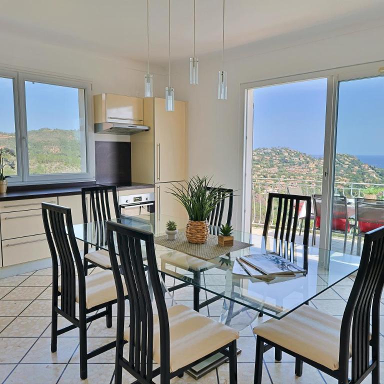 Haut de villa avec piscine privée et vue panoramique mer et Esterel - Apartment mit 3 Schlafzimmern und Meerblick - 5