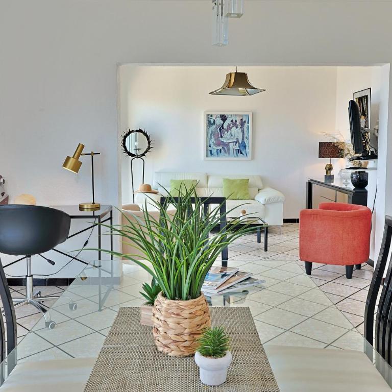 Haut de villa avec piscine privée et vue panoramique mer et Esterel - Apartment mit 3 Schlafzimmern und Meerblick - 9