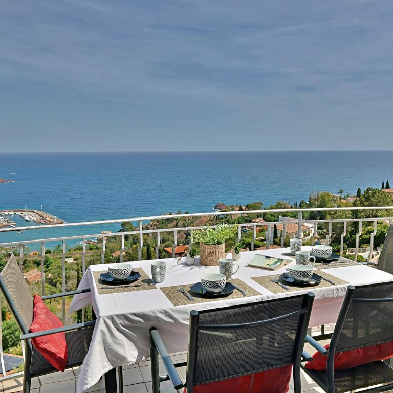 Haut de villa avec piscine privée et vue panoramique mer et Esterel - Apartment mit 3 Schlafzimmern und Meerblick - 19