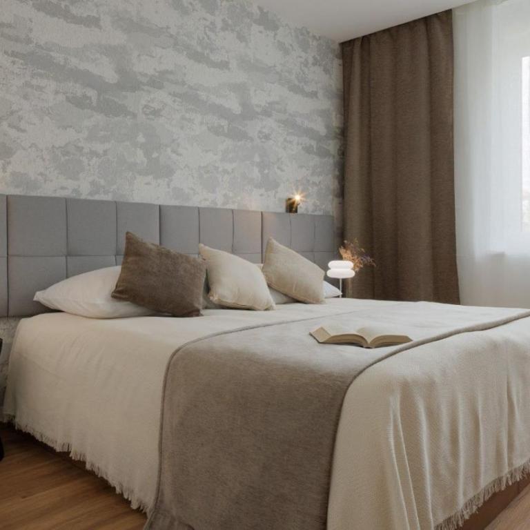 Boutique Apartment Graz Central Station - Two-Bedroom Apartment - 9