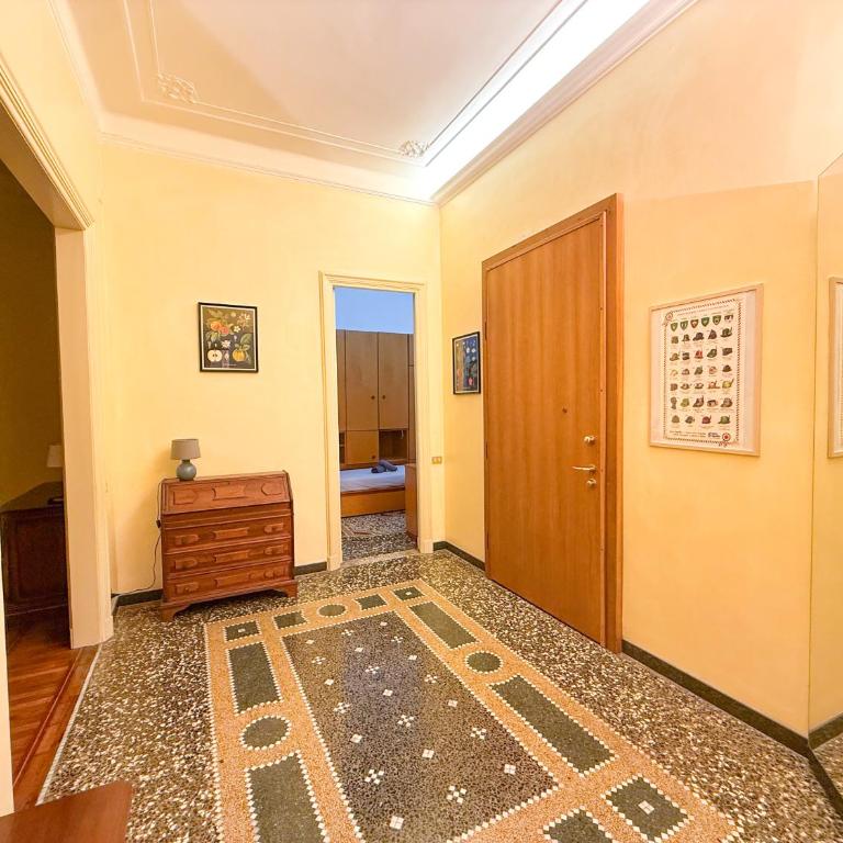 Ampio Quadrilocale - 50metri Stazione Treni - Appartamento con 3 Camere da Letto - 13