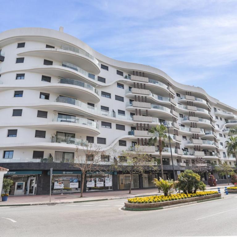 Infinity Beach & City - Two-Bedroom Apartment with Balcony and Sea View - 25