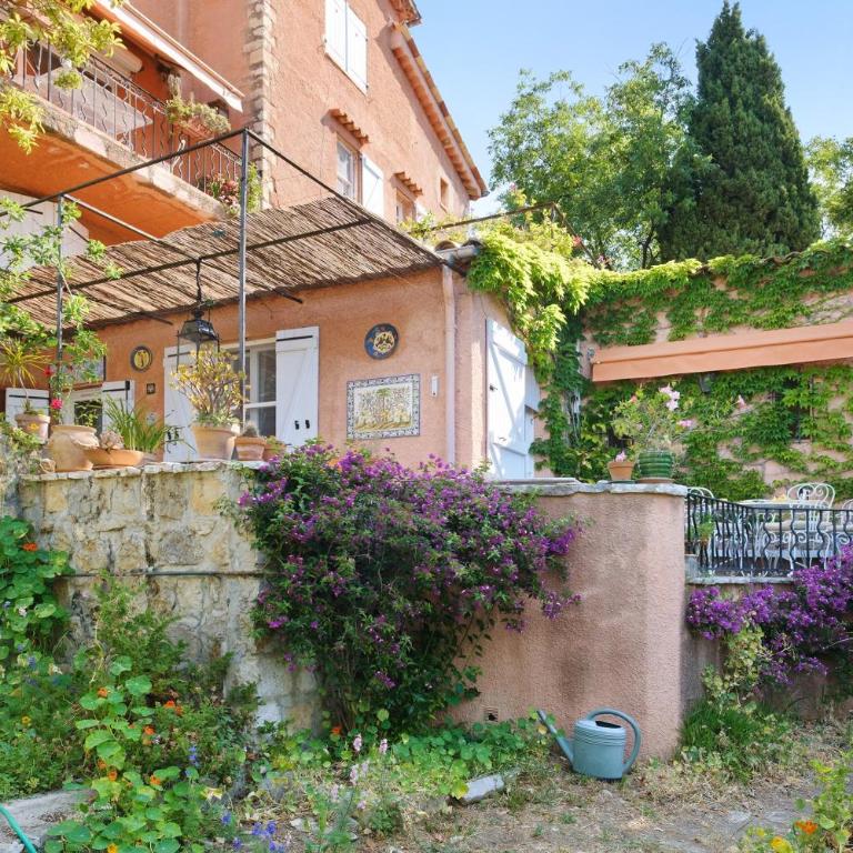 Un sejour à la Campagne Speracedes - Villa - Vue sur Jardin - 21