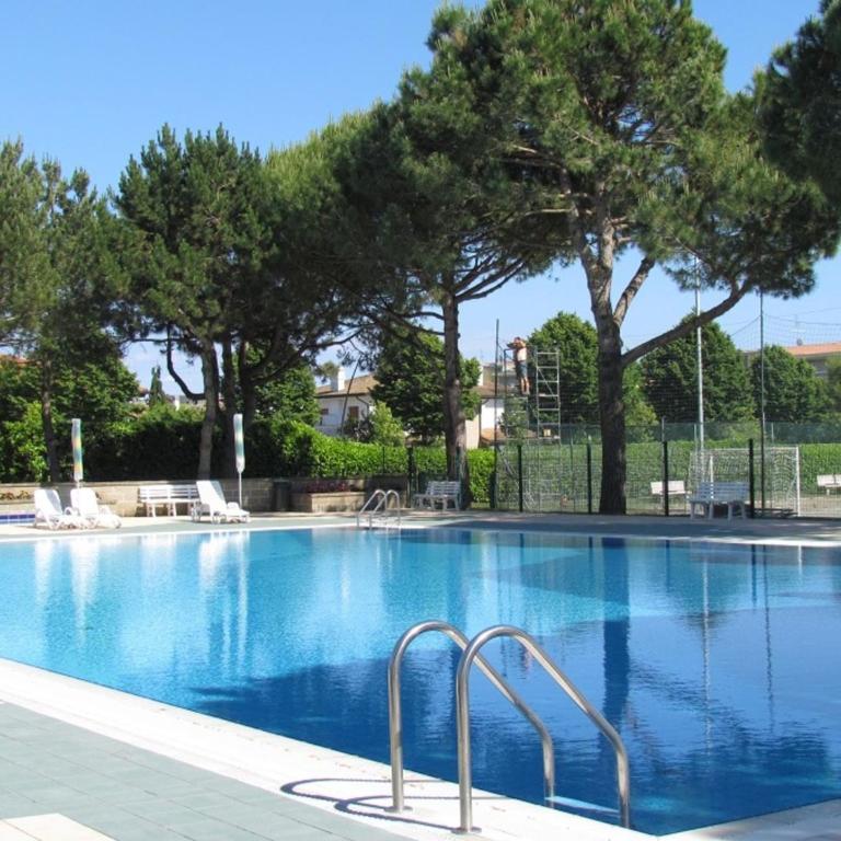 Inviting retreat with pool and balcony - Appartamento - 12
