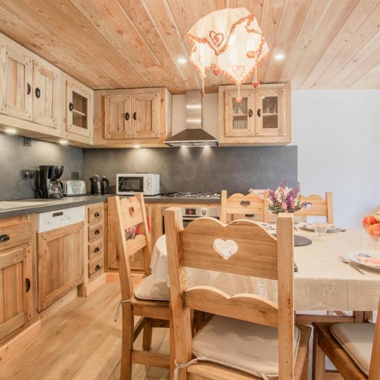 Chalet Les Lauzes - Appartamento Premium con 3 Camere da Letto e Balcone - 7