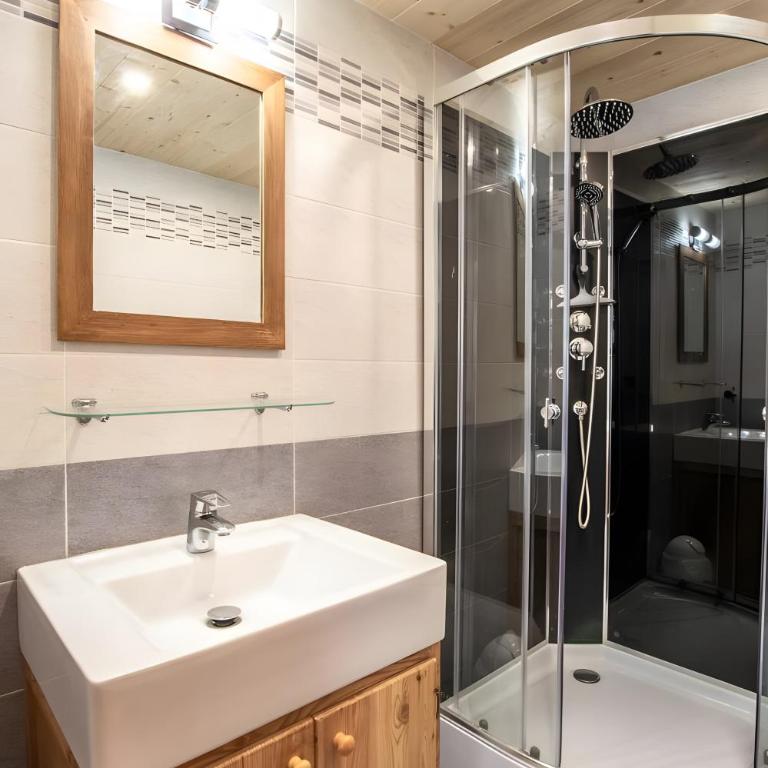 Chalet Les Lauzes - Appartamento Premium con 3 Camere da Letto e Balcone - 16