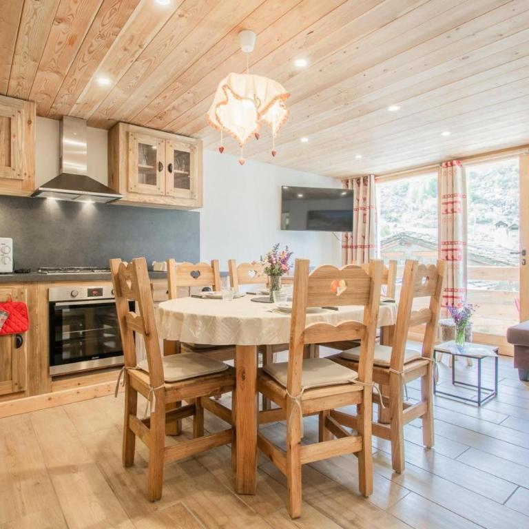Chalet Les Lauzes - Appartamento Premium con 3 Camere da Letto e Balcone - 5