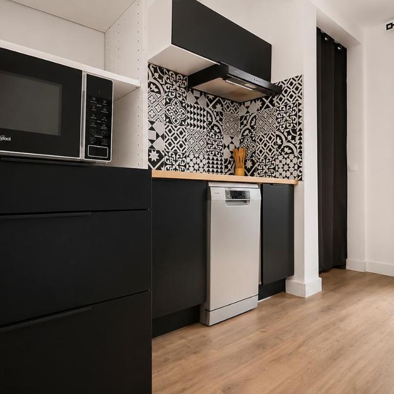 Elegant T2 avec balcon, parking et climatisation - Appartamento con 1 Camera da Letto - 14