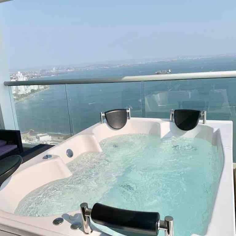 3 Bedroom Sunset penthouse private jacuzzi - Apartment - 10