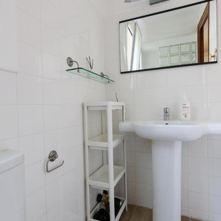 ApartEasy - Gracia Market 2bedroom with balcony - Apartamento de 2 dormitorios - 5