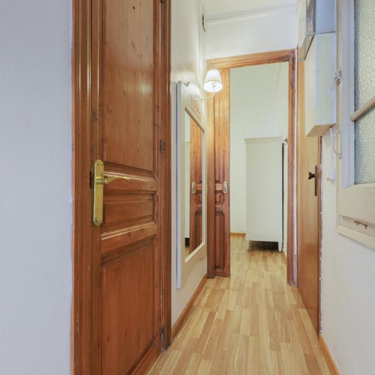 ApartEasy - Gracia Market 2bedroom with balcony - Apartamento de 2 dormitorios - 12