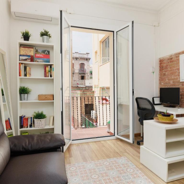 ApartEasy - Gracia Market 2bedroom with balcony - Apartamento de 2 dormitorios - 14