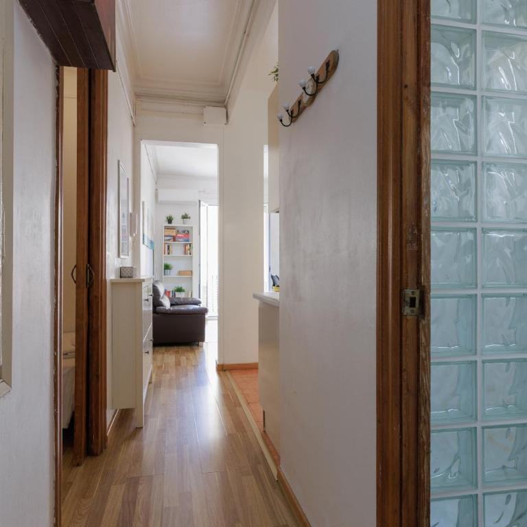 ApartEasy - Gracia Market 2bedroom with balcony - Apartamento de 2 dormitorios - 15
