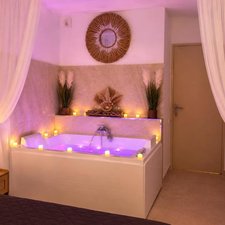 Port Fréjus Prestige Plage Piscine et Spa - Appartement - Vue sur Jardin - 3