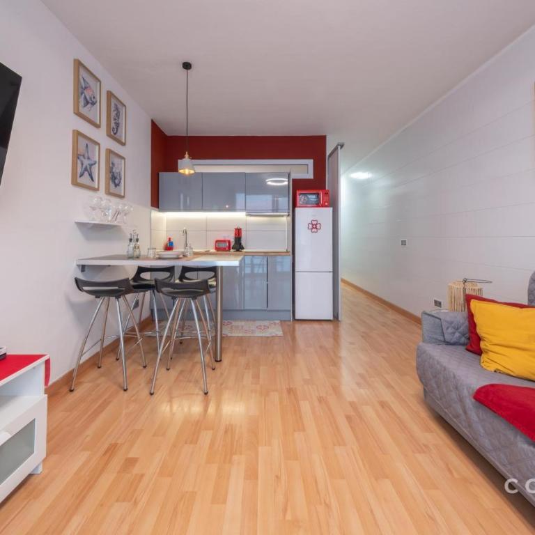 Coraline House - Superior One-Bedroom Apartment with Balcony - 1
