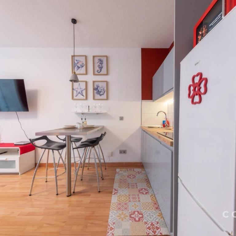 Coraline House - Superior One-Bedroom Apartment with Balcony - 5