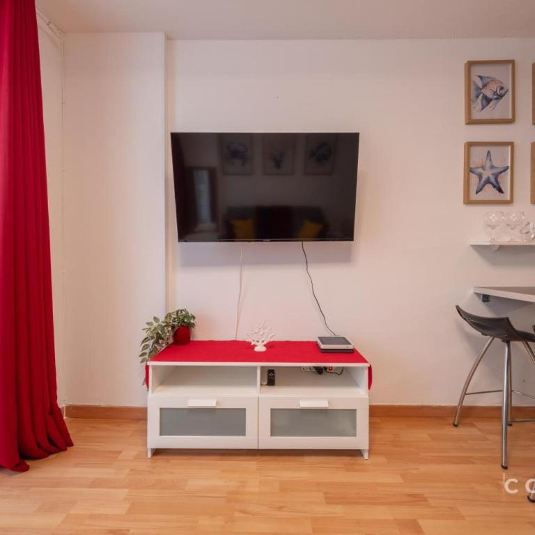 Coraline House - Superior One-Bedroom Apartment with Balcony - 20