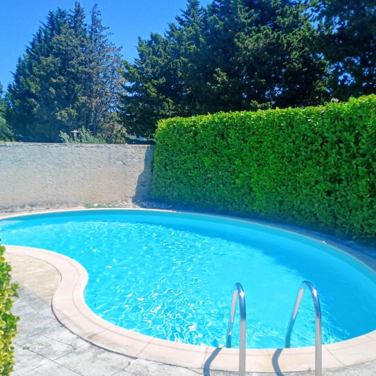 Maison Escapade et jardin à 5 minutes du centre avec piscine et parking - à 2 pas du Partage des eaux - Three-Bedroom Villa - 1