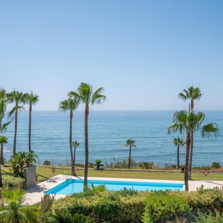 Horizon Beach Frontline 2BR with Terrace & Garage - Two-Bedroom Apartment - 21