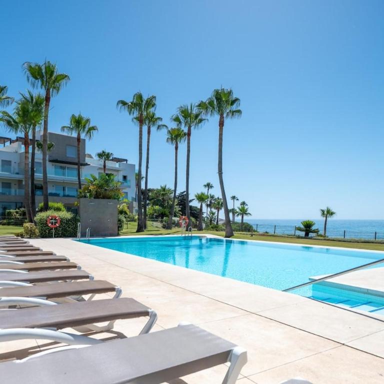 Horizon Beach Frontline 2BR with Terrace & Garage - Two-Bedroom Apartment - 1