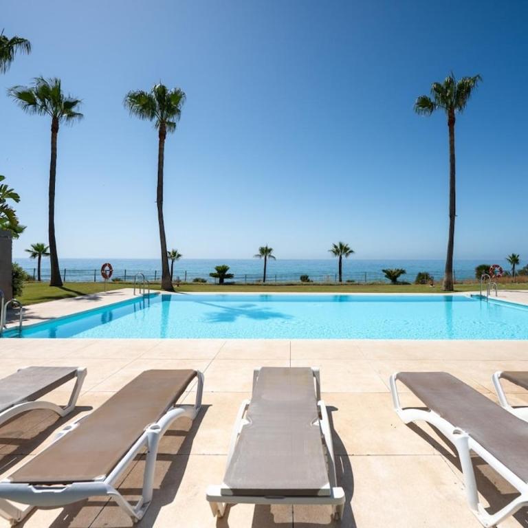 Horizon Beach Frontline 2BR with Terrace & Garage - Two-Bedroom Apartment - 2