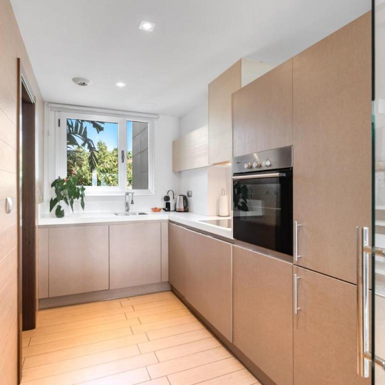 Horizon Beach Frontline 2BR with Terrace & Garage - Two-Bedroom Apartment - 11