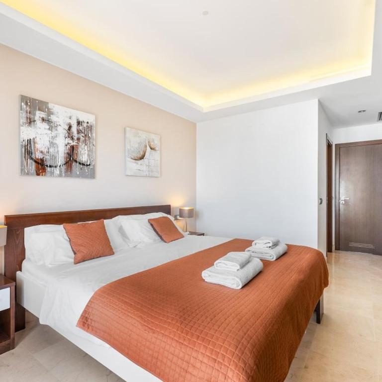 Horizon Beach Frontline 2BR with Terrace & Garage - Two-Bedroom Apartment - 14