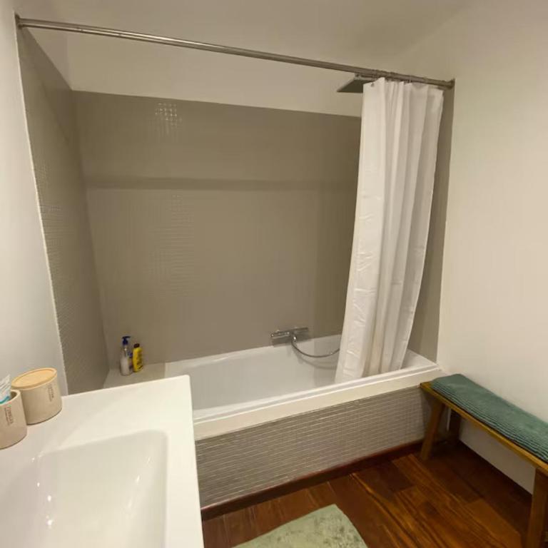 Villa familiale tout confort piscine privée - Villa 3 Chambres - 11