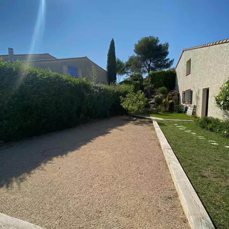 Villa familiale tout confort piscine privée - Villa 3 Chambres - 25